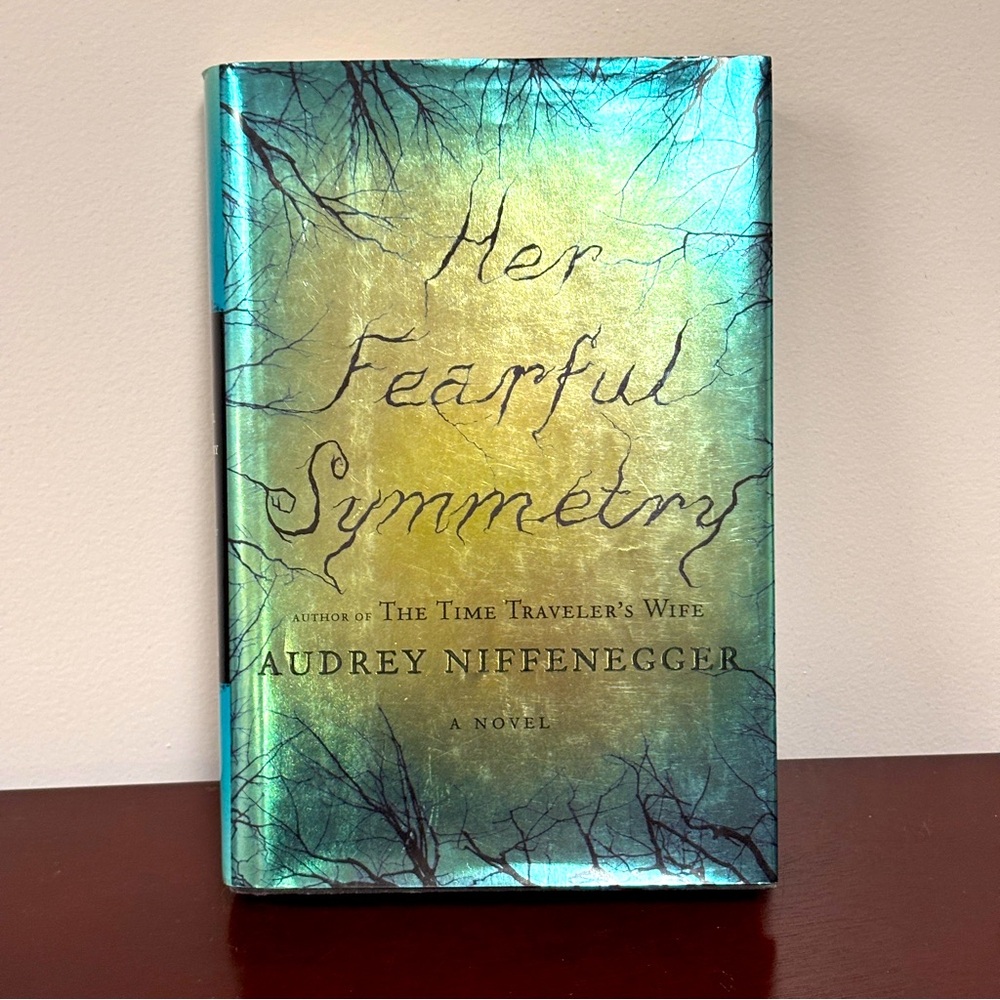 Her Fearful Symmetry novel by Author of The Time Traveler's Wife Hardcover Book